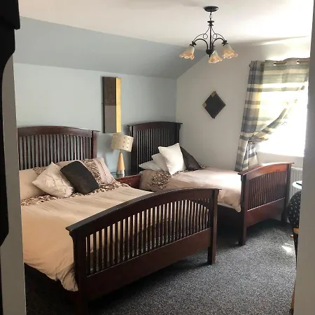 Laragh House 4*